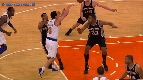 Knicks GIF: J.R Smith's Insane No-Look Alley-Oop