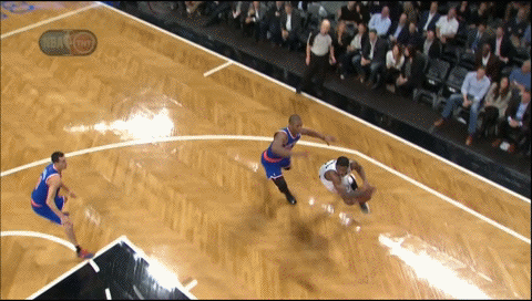 Amar'e Stoudemire's Huge Block on Joe Johnson (GIF)